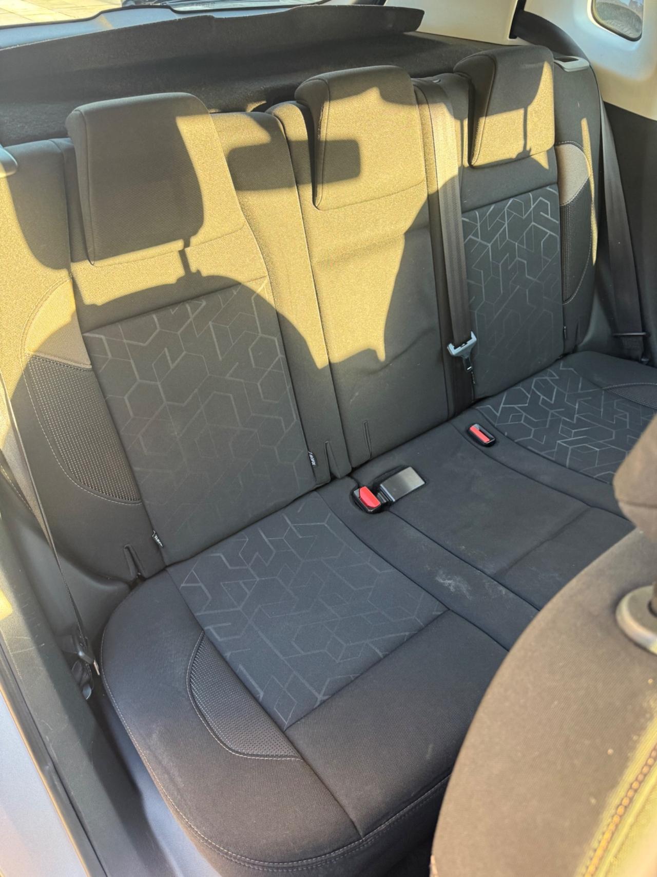 Peugeot 2008 benz euro6 1.2 82 cv