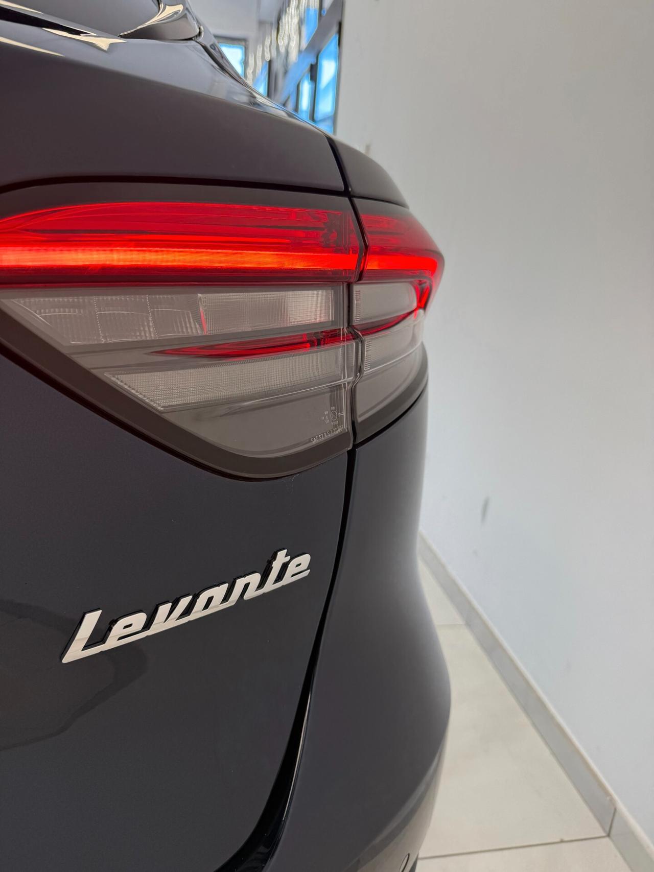 Maserati Levante 3.0 V6 Granlusso 250cv auto TETTO APRIBILE,APPLE CARPLAY,TELECAMERA,NAVIGATORE,PELLE