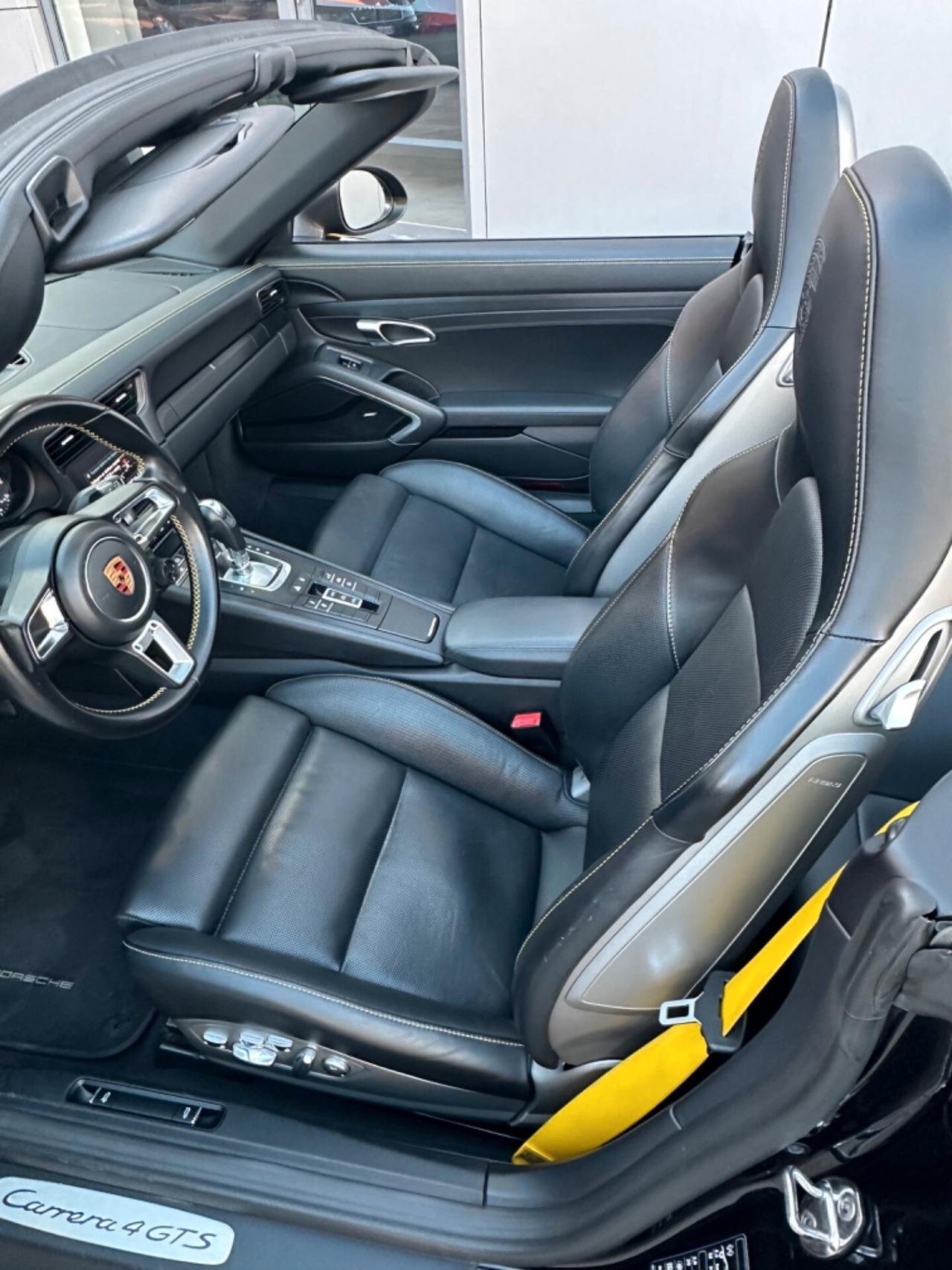 Porsche 911 Cabrio 3.0 Carrera 4 GTS auto