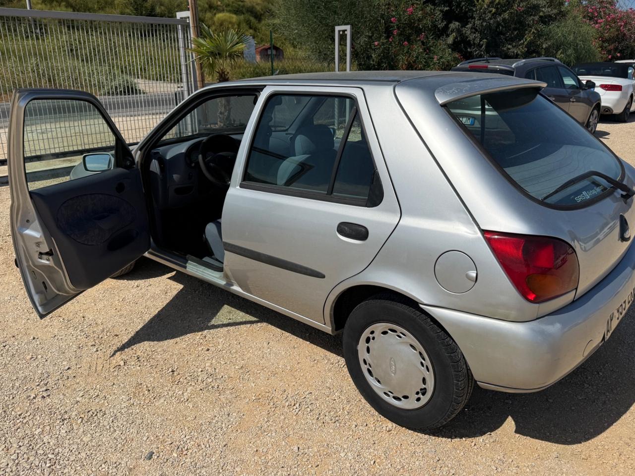 Ford Fiesta 1.2 999€ CLIMATIZZATORE 65.000km