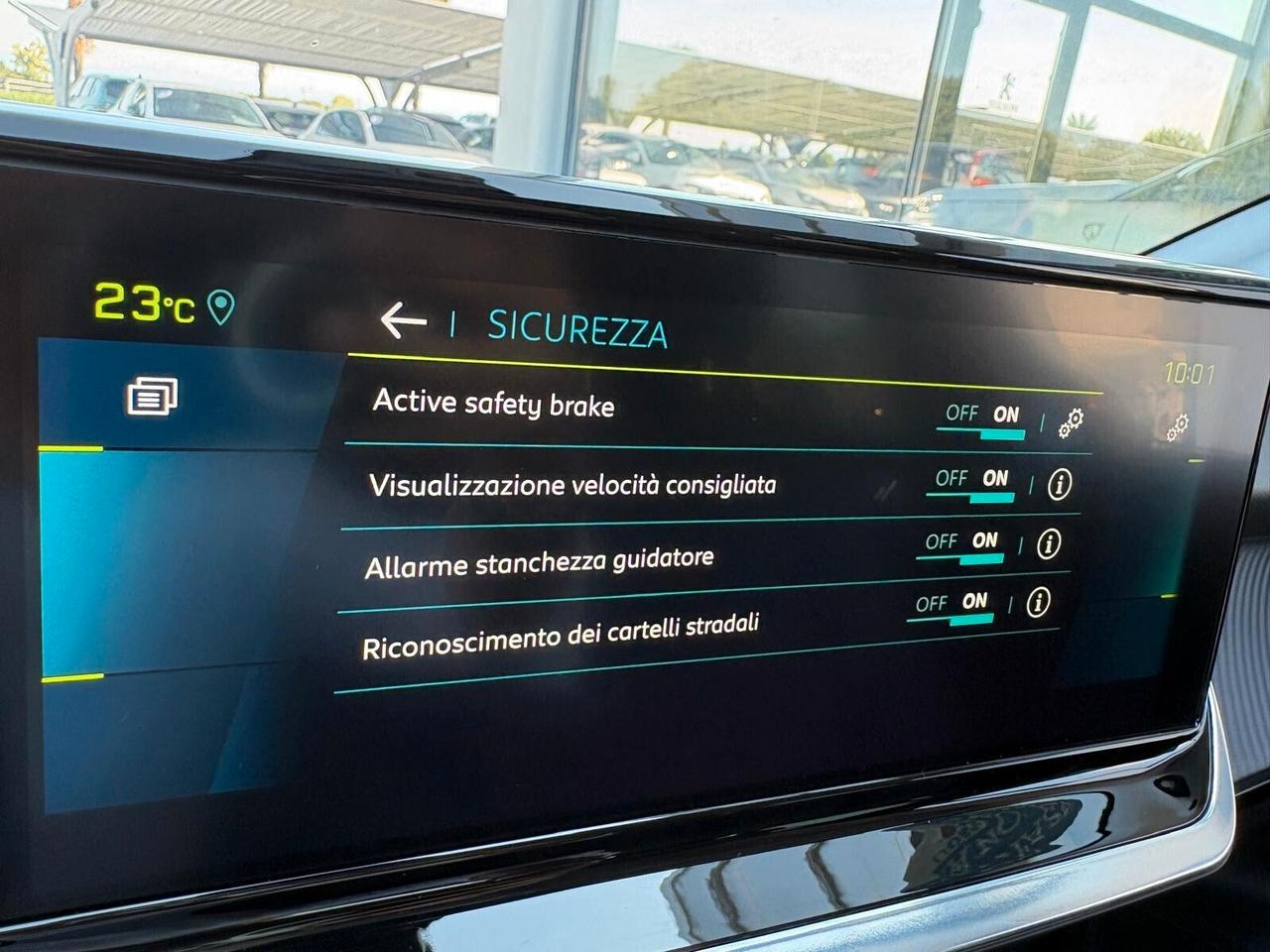 Peugeot 208 ALLURE PACK motore elettrico 136 cv SPOTICAR