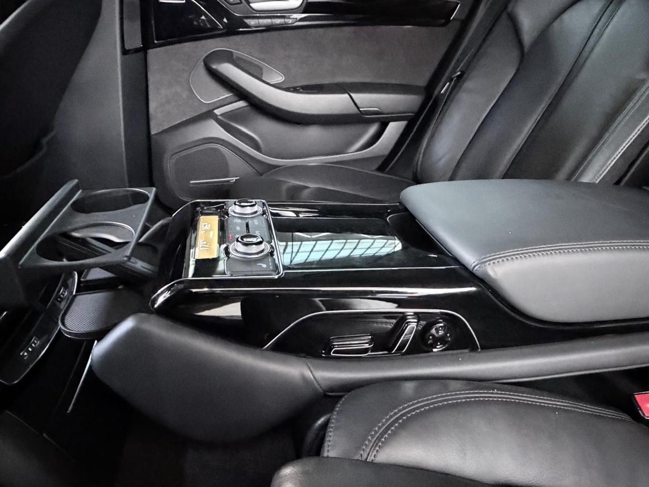 Audi A8 3.0 TDI 262 CV ultra quattro tiptronic