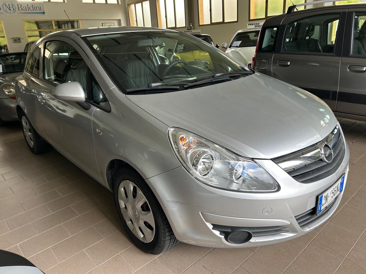 Opel Corsa NEOPATENTATI UNICOPROPRIETARIO