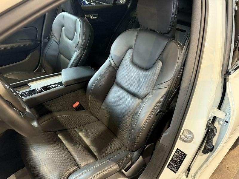 Volvo V60 Cross Country B4 D AWD autom. ULTIMATE