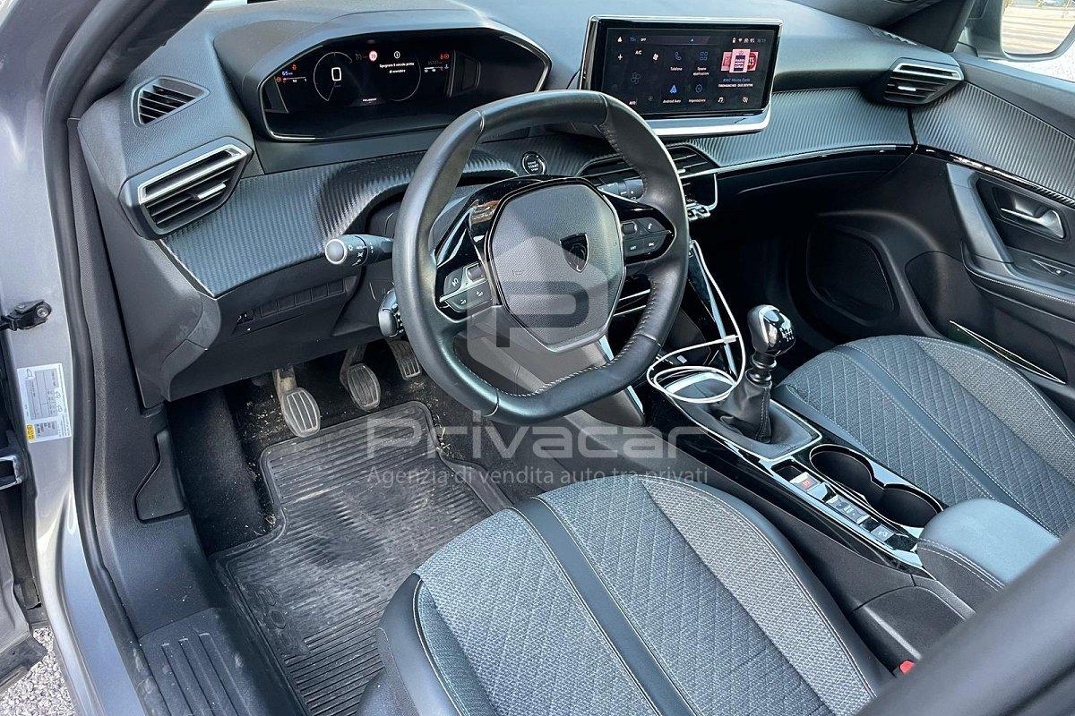 PEUGEOT 2008 PureTech 100 S&S Allure