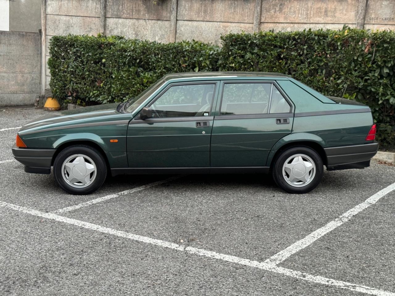Alfa Romeo 75 1.6