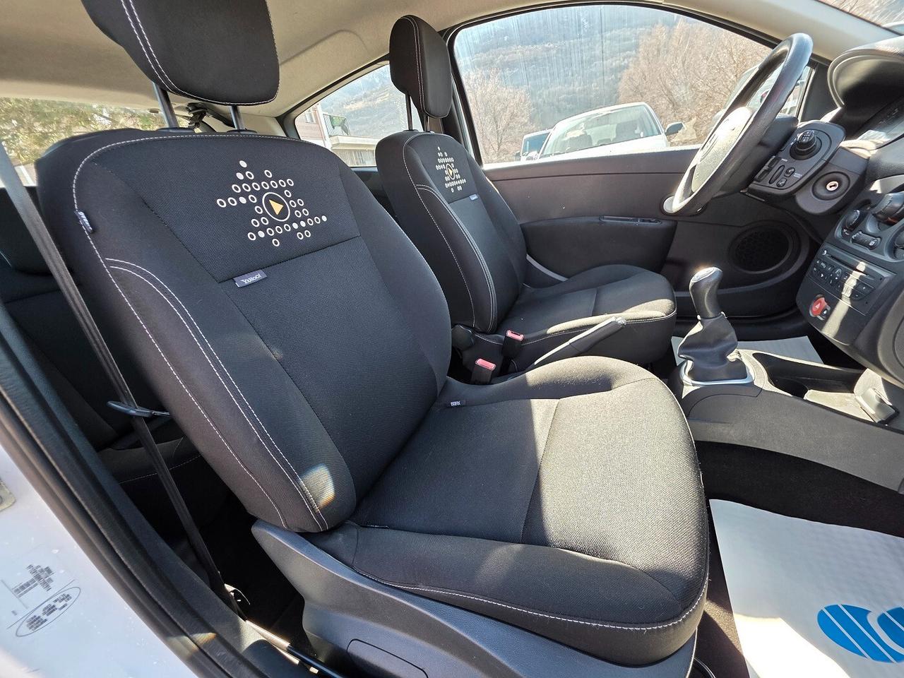 Renault Clio 1.2 16V Yahoo!