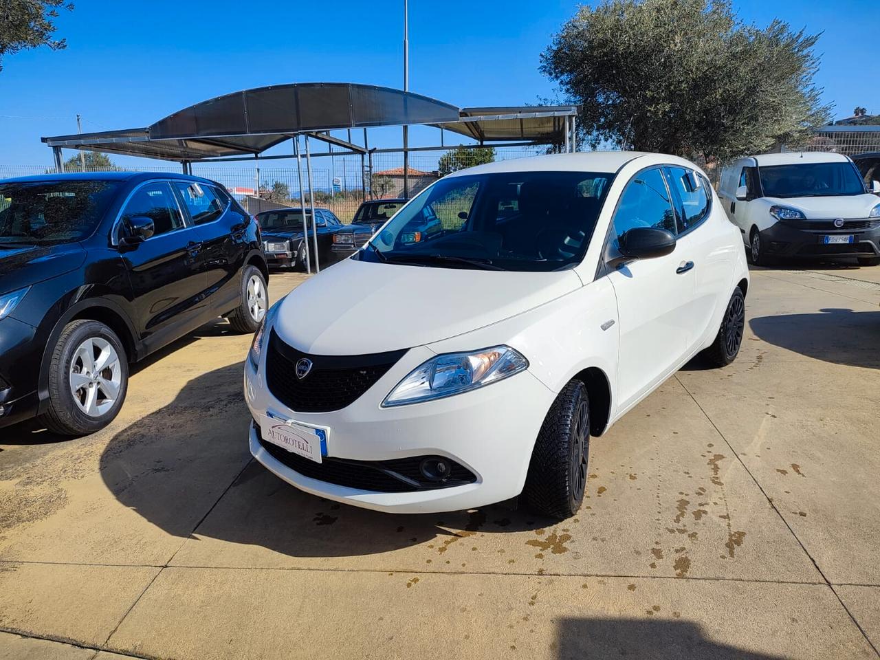 Lancia Ypsilon 1.2 69 CV 5 porte S&S Elefantino Blu