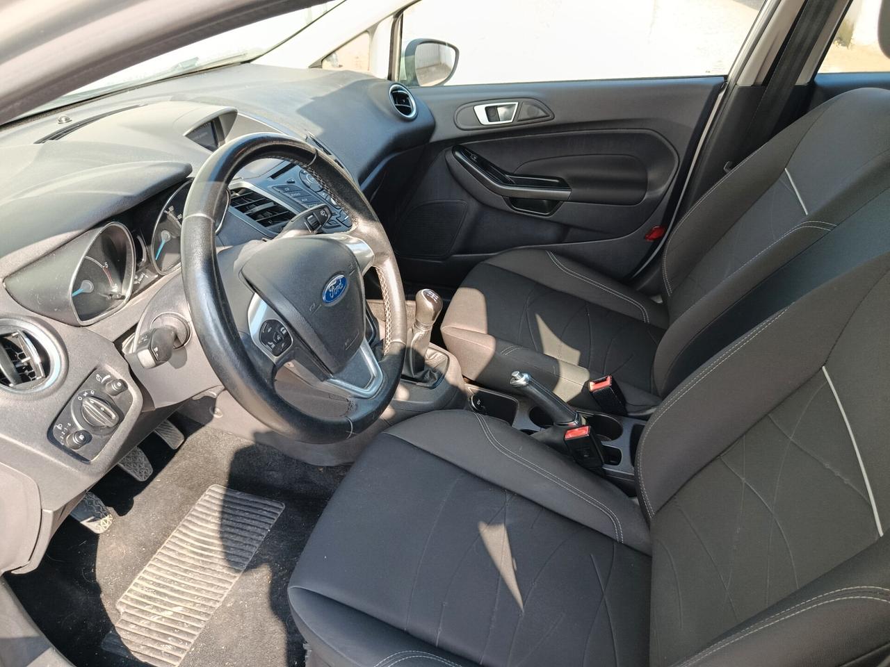 Ford Fiesta 1.5 TDCi 75CV 5 porte Business DOPPIO TRENO PNEUMATICI CON CERCHI