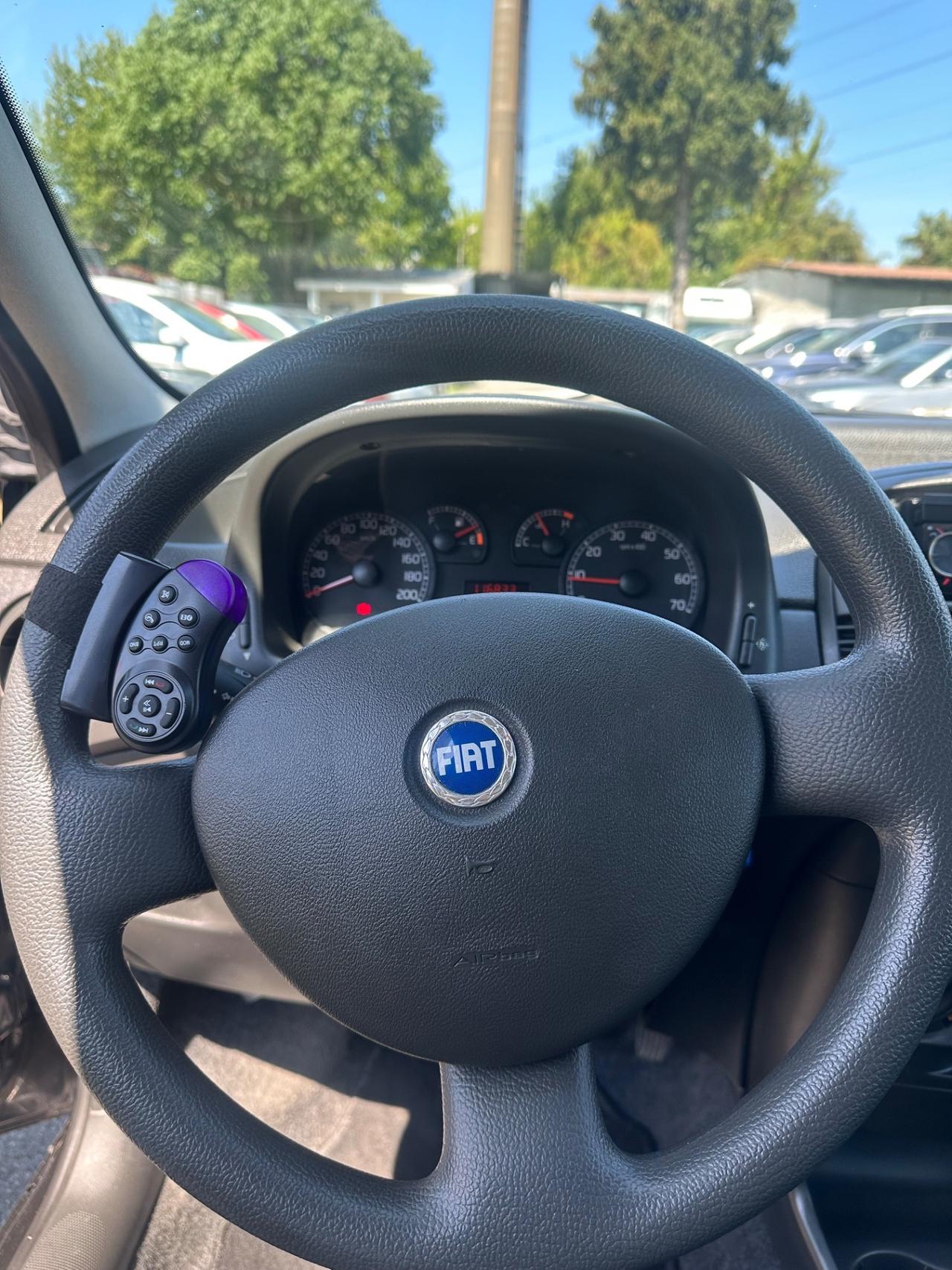 Fiat Punto 1.3 mtj 5 porte da vetrina