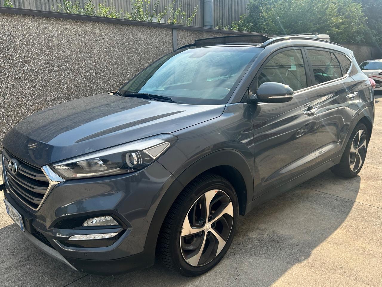 Hyundai Tucson 1700 CRDI X PRIME motore da rivedere