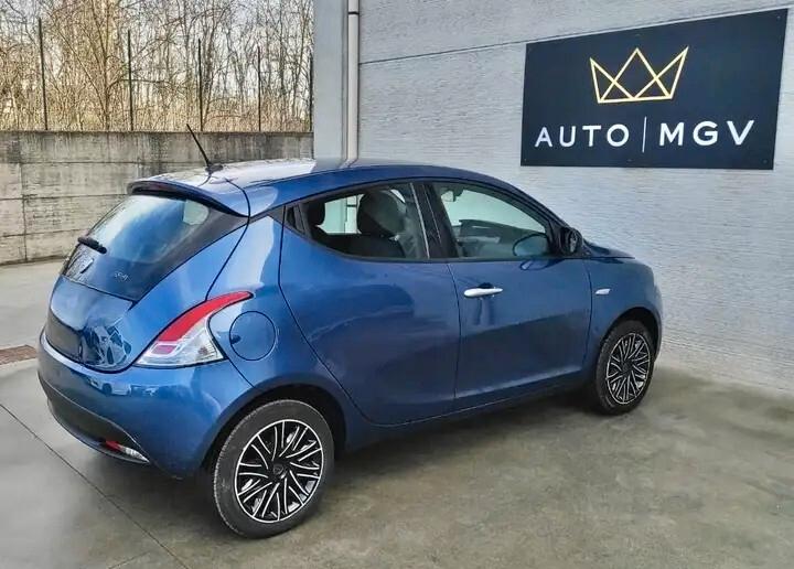 Lancia Ypsilon 1.0 FireFly 5 porte S&S Hybrid Silver Plus