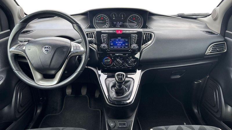 Lancia Ypsilon III 2015 5 Porte 1.2 Ecochic 69cv Gold my16