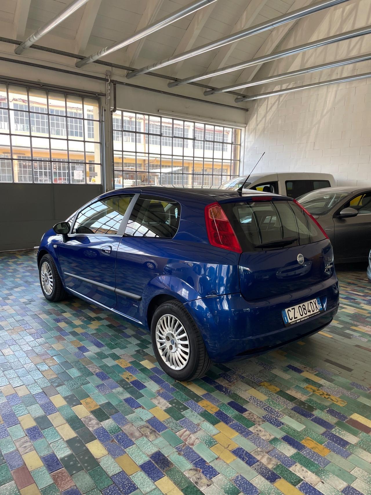 Fiat Grande Punto 1.3 MJT 75 CV 3 porte Active