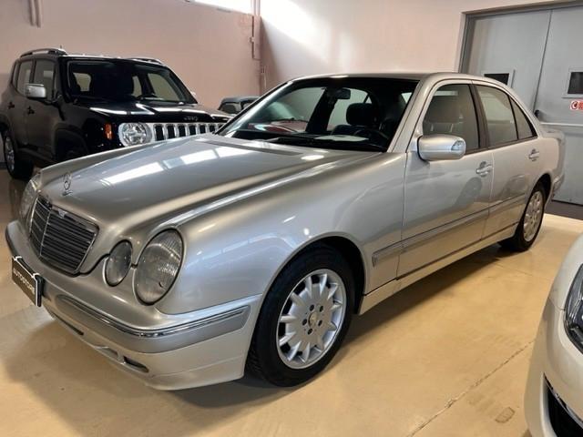 Mercedes-benz E 200 E 220 CDI EXECUTIVE
