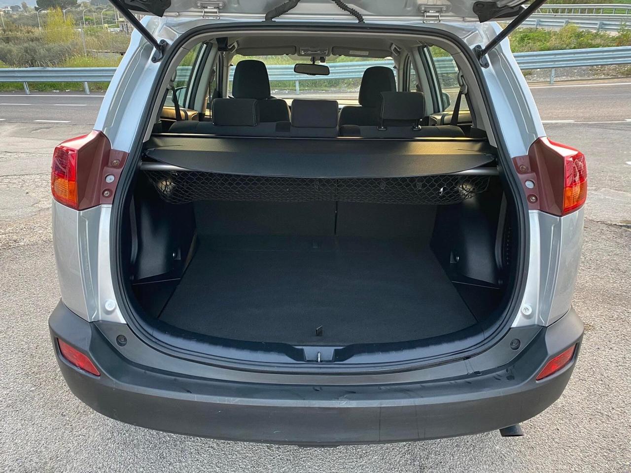 Toyota RAV 4 RAV4 2.0 D-4D 2WD