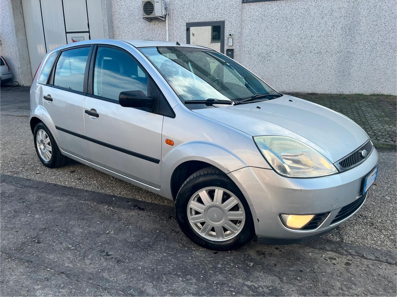 Ford Fiesta 1.4 16V 5p. Ghia