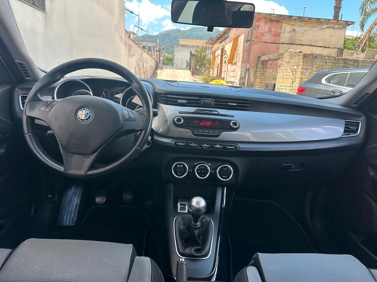 Alfa Romeo Giulietta 1.6 JTDm-2 105 CV Distinctive-2011