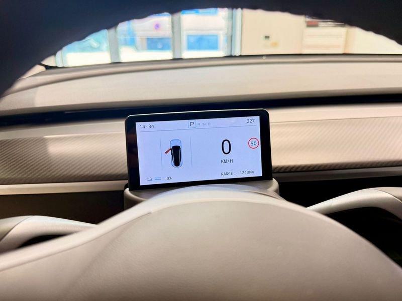 Tesla Model 3 Long Range Performance AWD