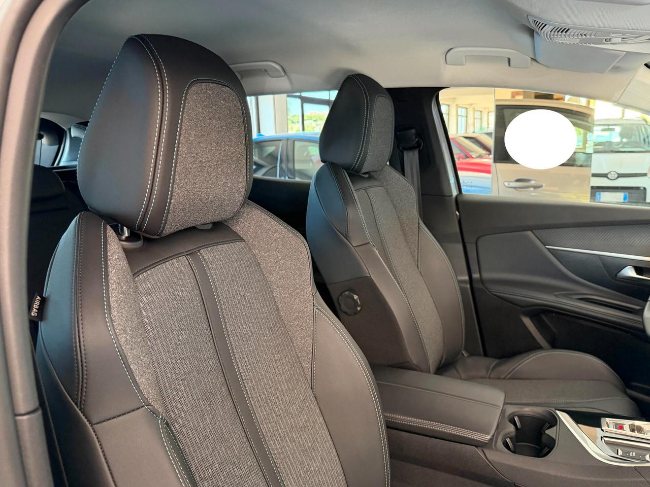 Peugeot 3008 1.5 BLUEHDI 130 cv. Eat8 ALLURE