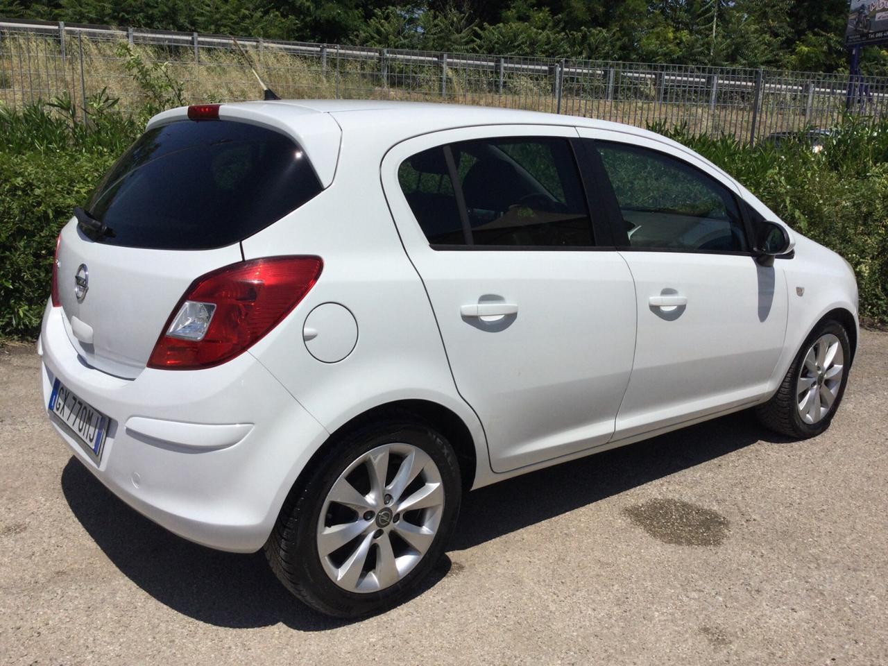 Opel Corsa 1.2 85CV 5 porte GPL-TECH Club