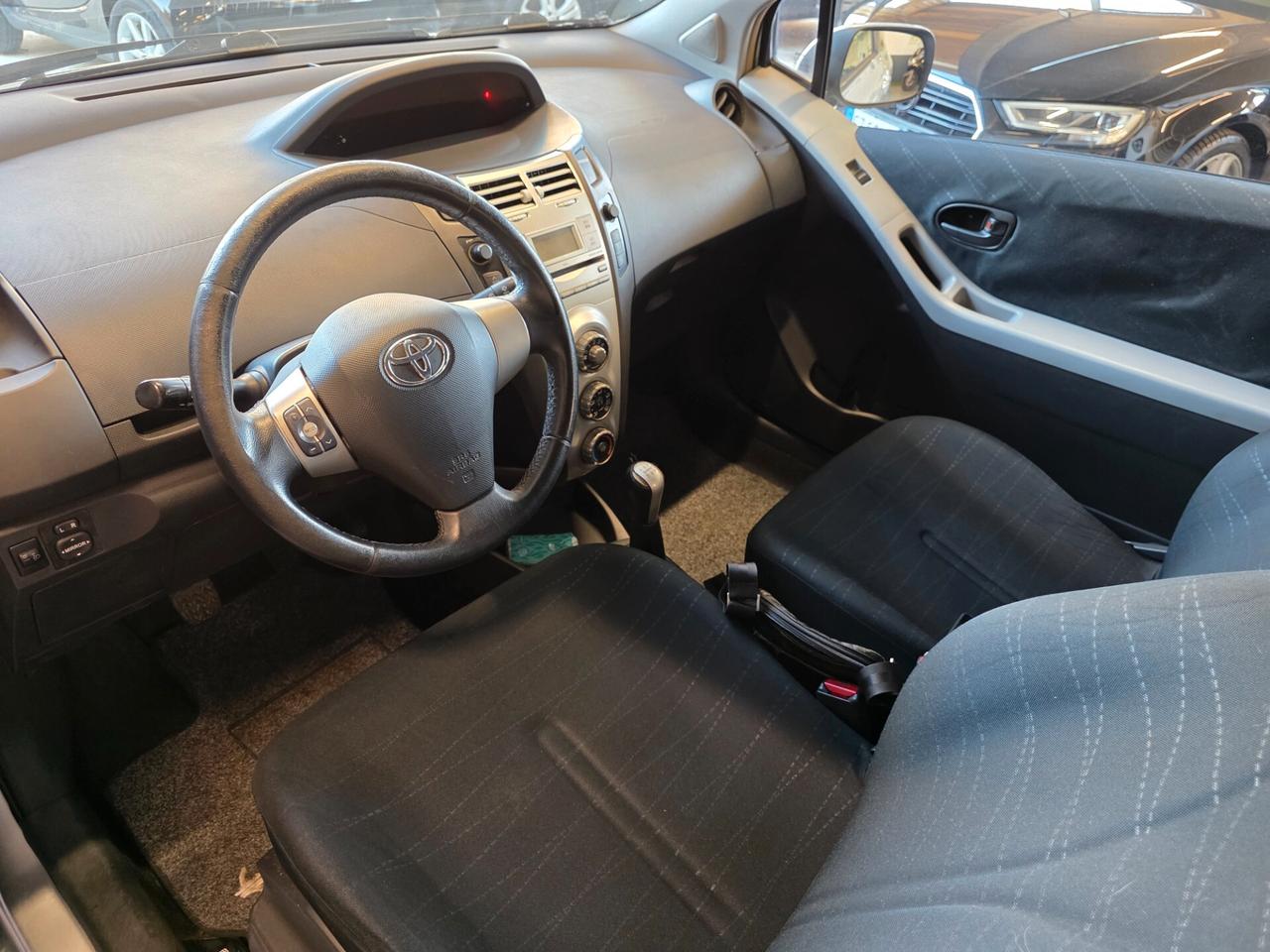 Toyota Yaris 1.0 3 porte Sol