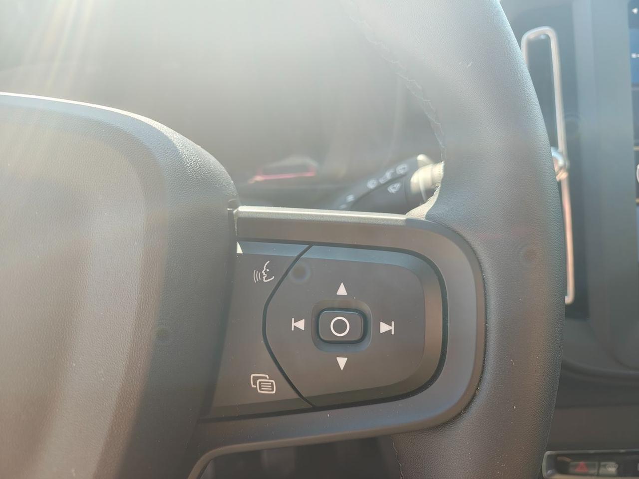 Volvo XC40 Essential T2 #11401