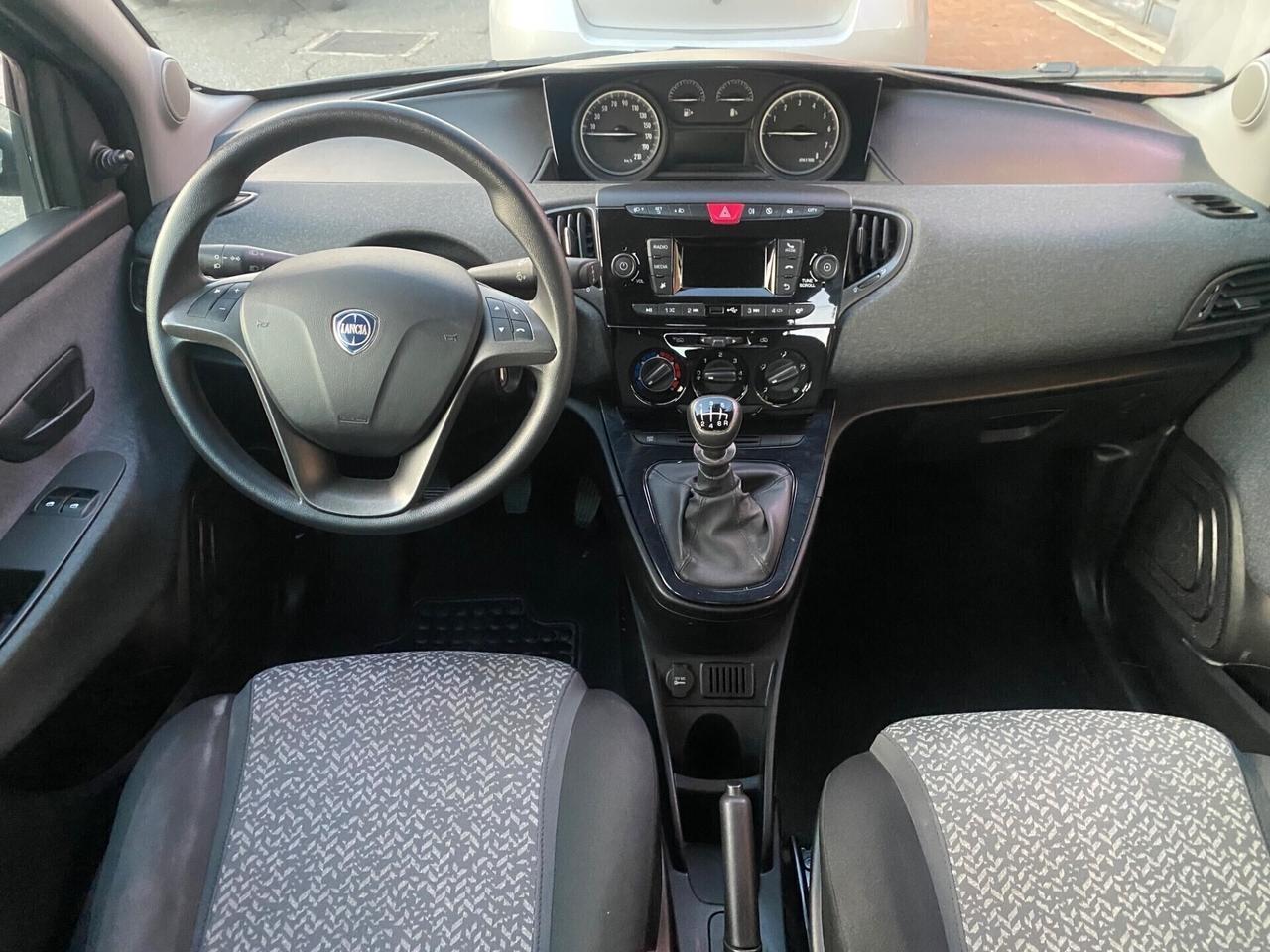 Lancia Ypsilon 1.0 5 porte Hybrid Ecochic Gold