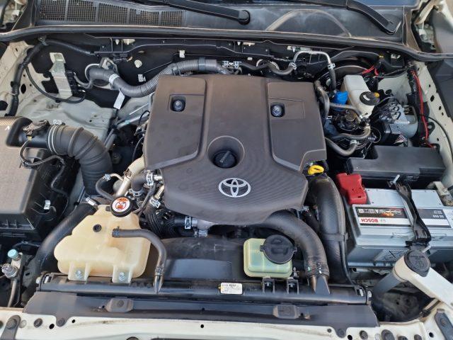 TOYOTA Hilux 2.4 D-4D A/T 4WD 4 porte Double Cab Executive
