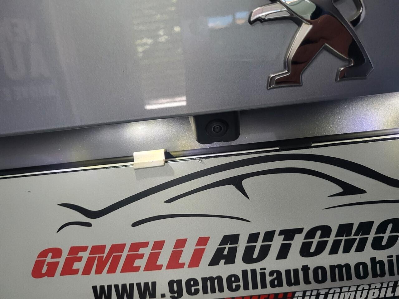Peugeot 2008 BlueHDi 130 S&S EAT8 GT+navi+bixeno