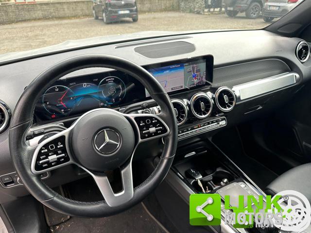MERCEDES-BENZ GLB 200 Premium