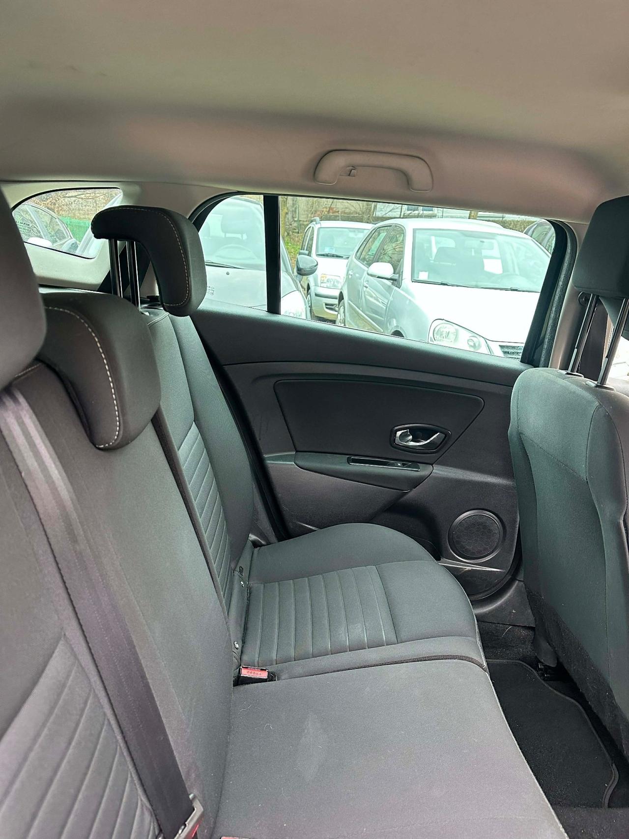 Renault MEGANE dCi 110CV SPORTTOUR LIMITED EU6B