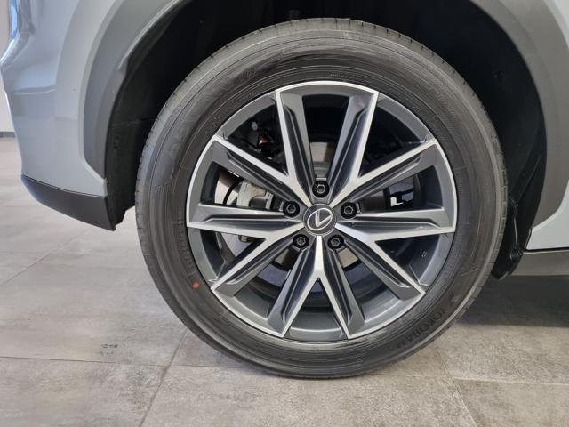 LEXUS LBX Hybrid 4WD Emotion