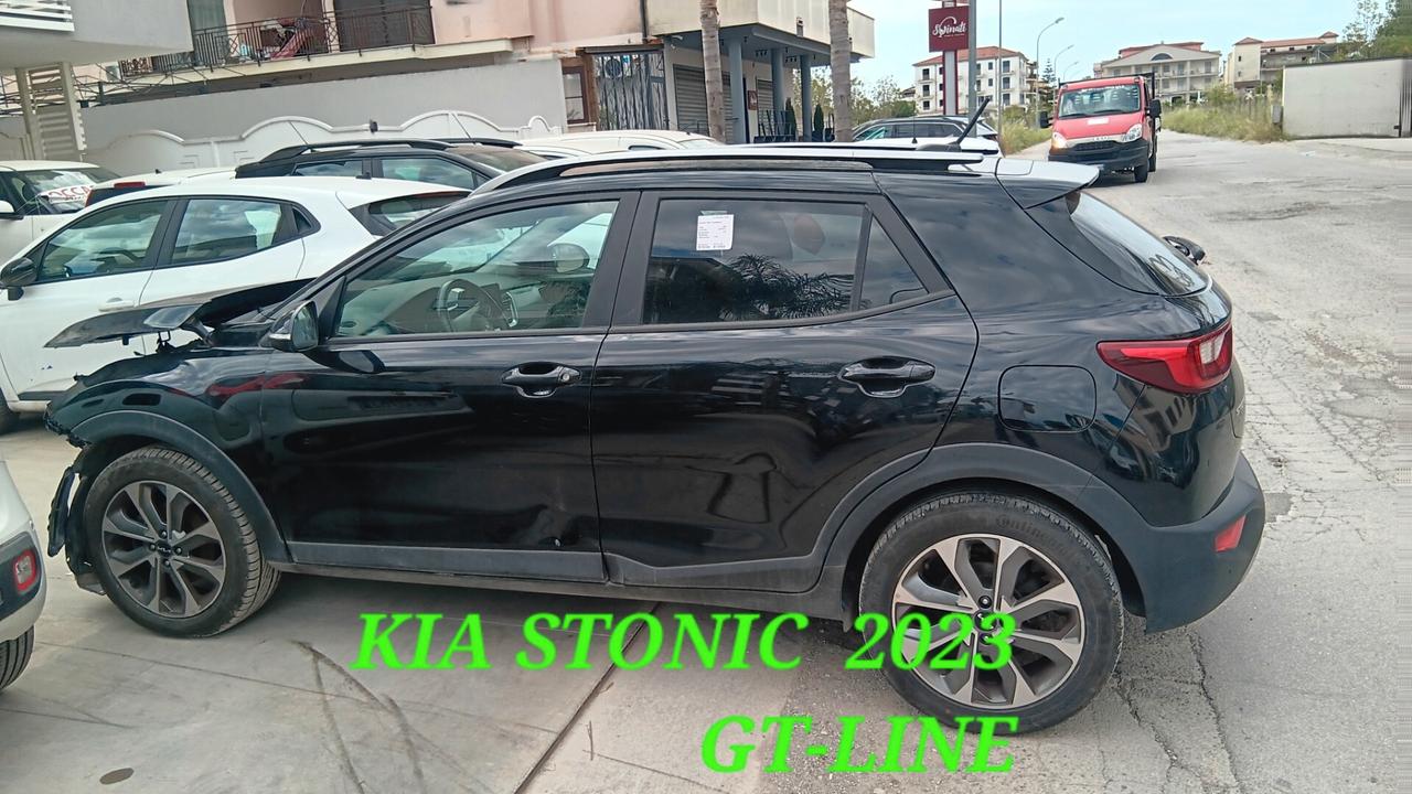 Kia Stonic GT Line incidentata sinistrata mondialcars 023