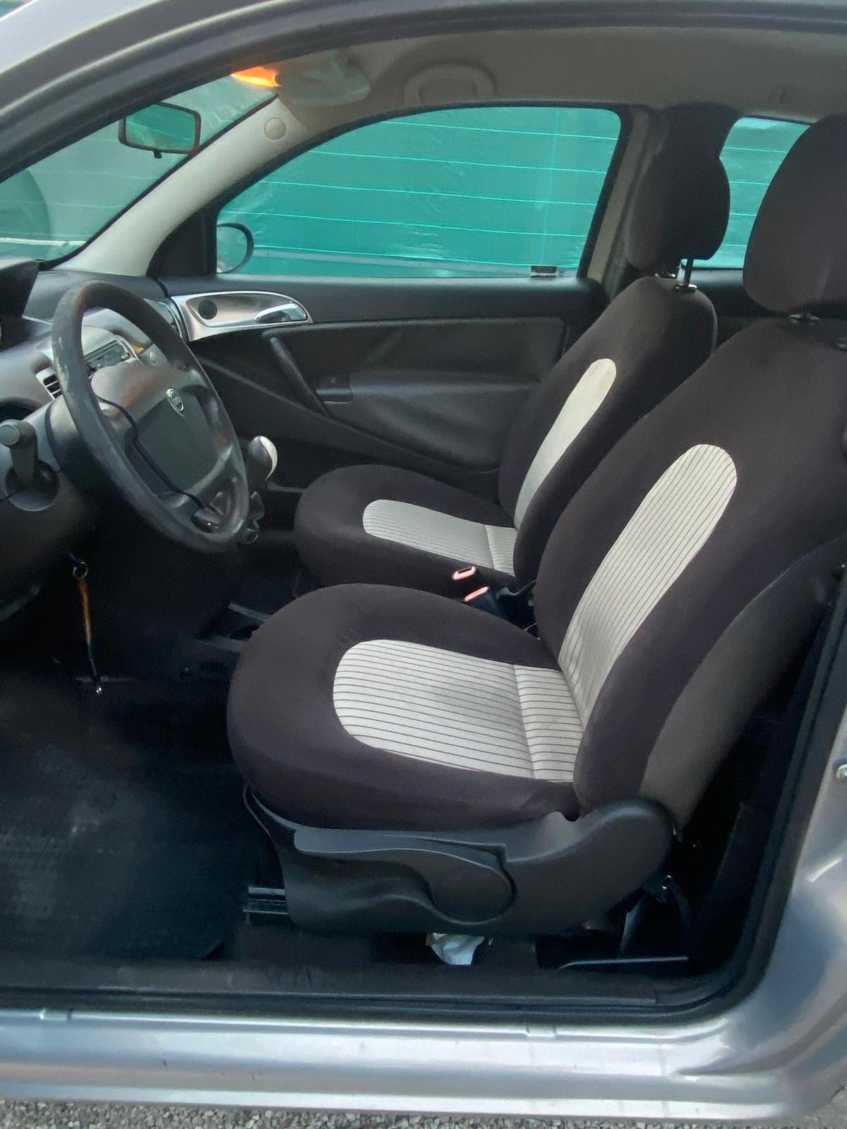 Lancia Ypsilon 1.3 MJT 90 CV Platino