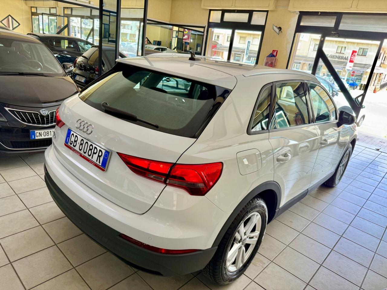 Audi Q3 35 TDI S tronic Business