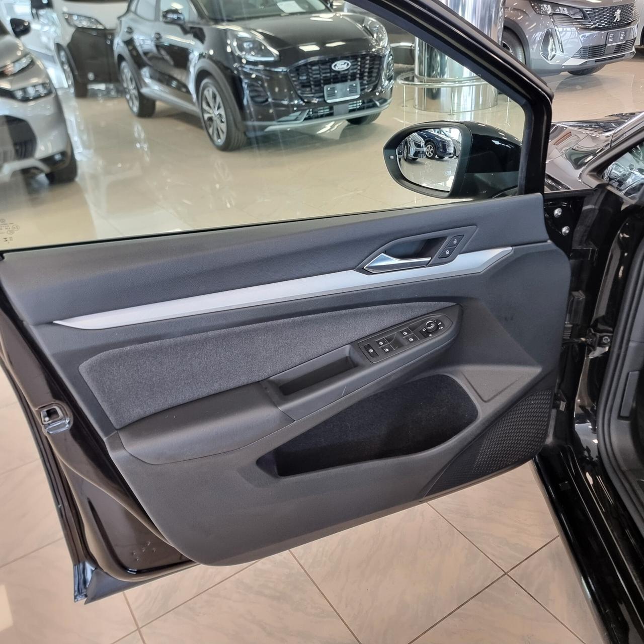 VOLKSWAGEN GOLF 8 LIFE 2.0 TDI 115cv Euro 6E