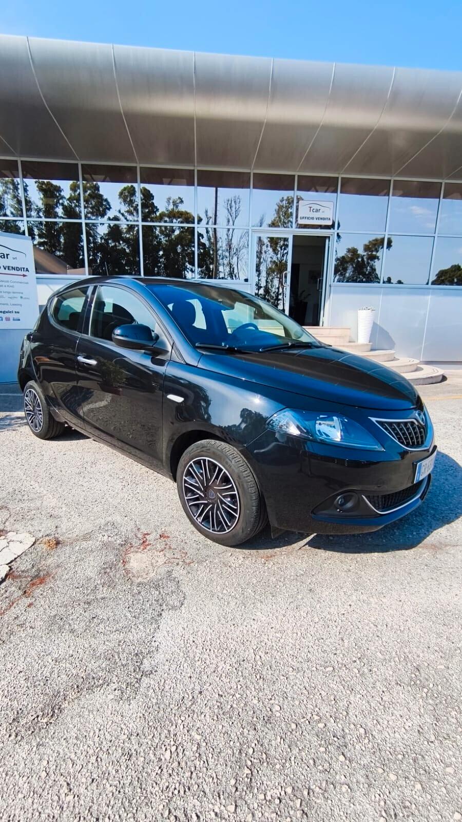 Lancia Ypsilon 1.0 Bz 70 Cv Hybrid Gold