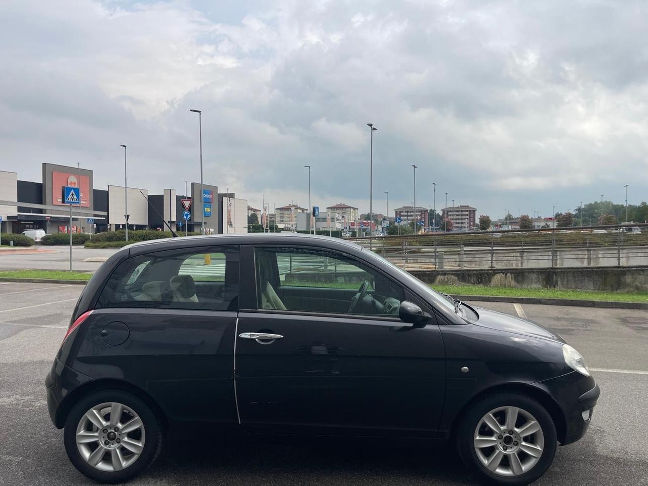 Lancia Ypsilon 1.3 Multijet 16V Platino