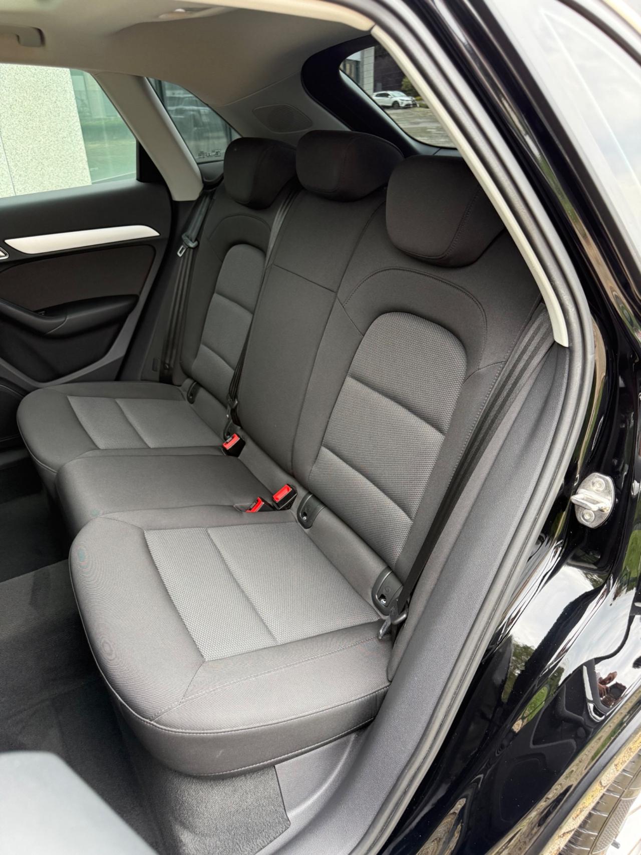 Audi Q3 2.0 TDI 120 CV S tronic Panorama*Cerchi*Led*Pec