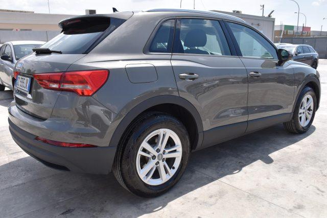 AUDI Q3 35 TDI quattro S tronic Business