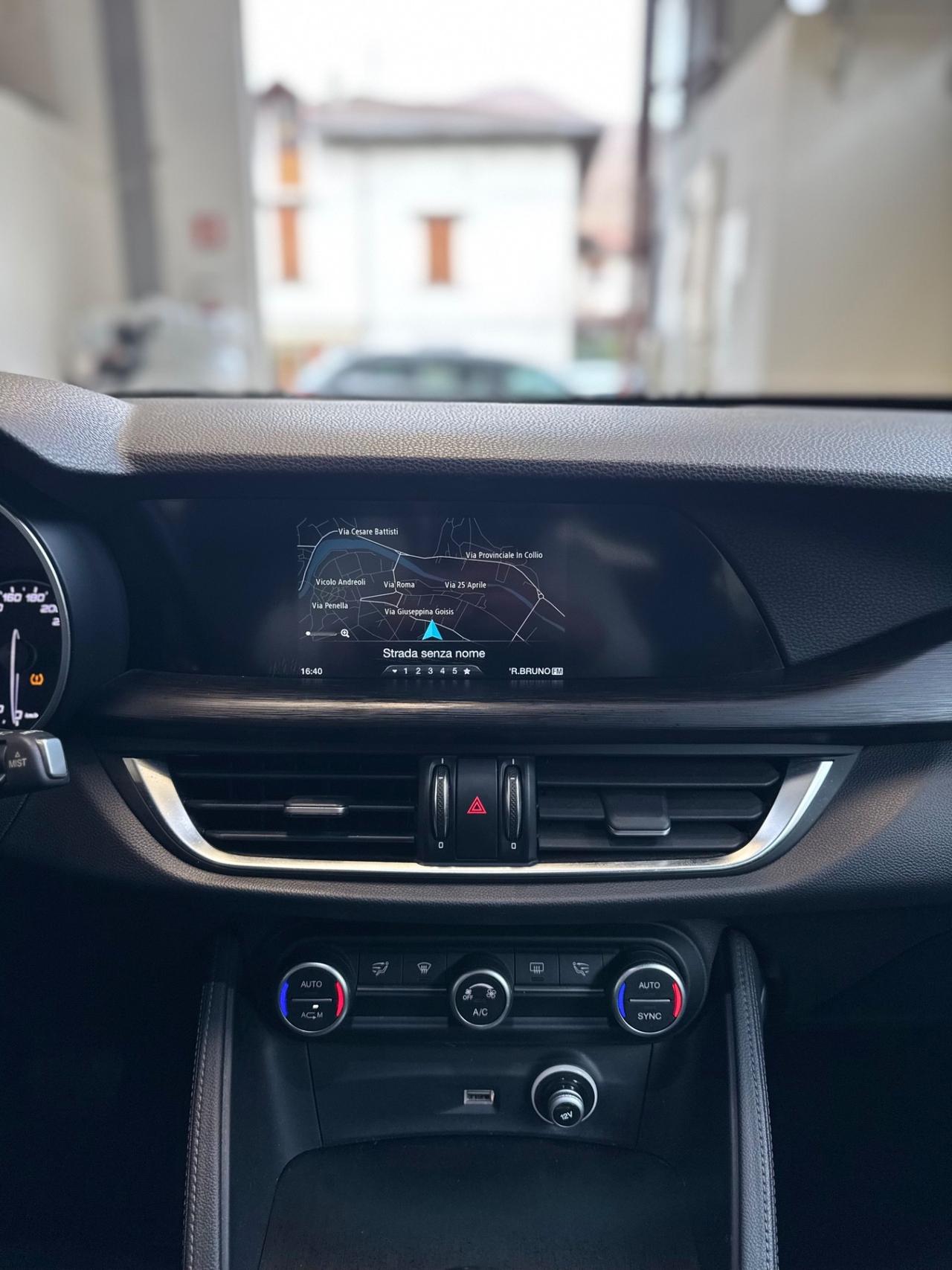 Alfa Romeo Stelvio 2.2 Turbodiesel 150 CV AT8 RWD Super