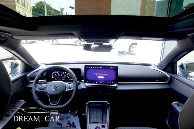 VOLKSWAGEN T-Roc 1.5 eTSI ACT 150 CV DSG R-Line TETTO-GANCIO-19"