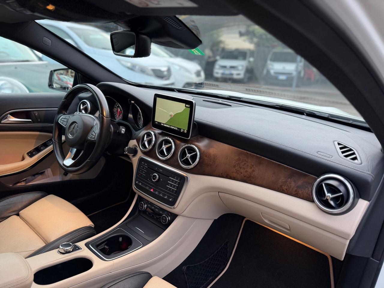 Mercedes-benz GLA 220d 4Matic Motore Nuovo Km Certificati