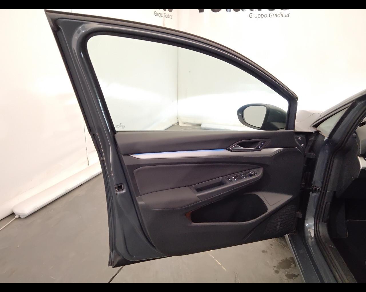 VOLKSWAGEN Golf VIII 2020 - Golf 2.0 tdi Life 115cv dsg