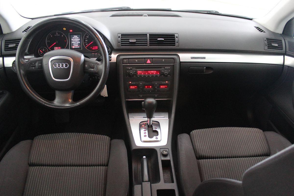 AUDI - A4 - 3.0 TDI quattro S tronic