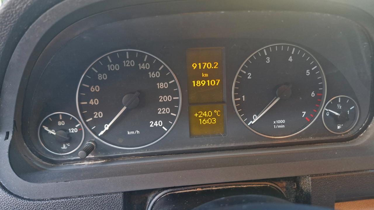 Mercedes-benz A 160 BlueEFFICIENCY Elegance