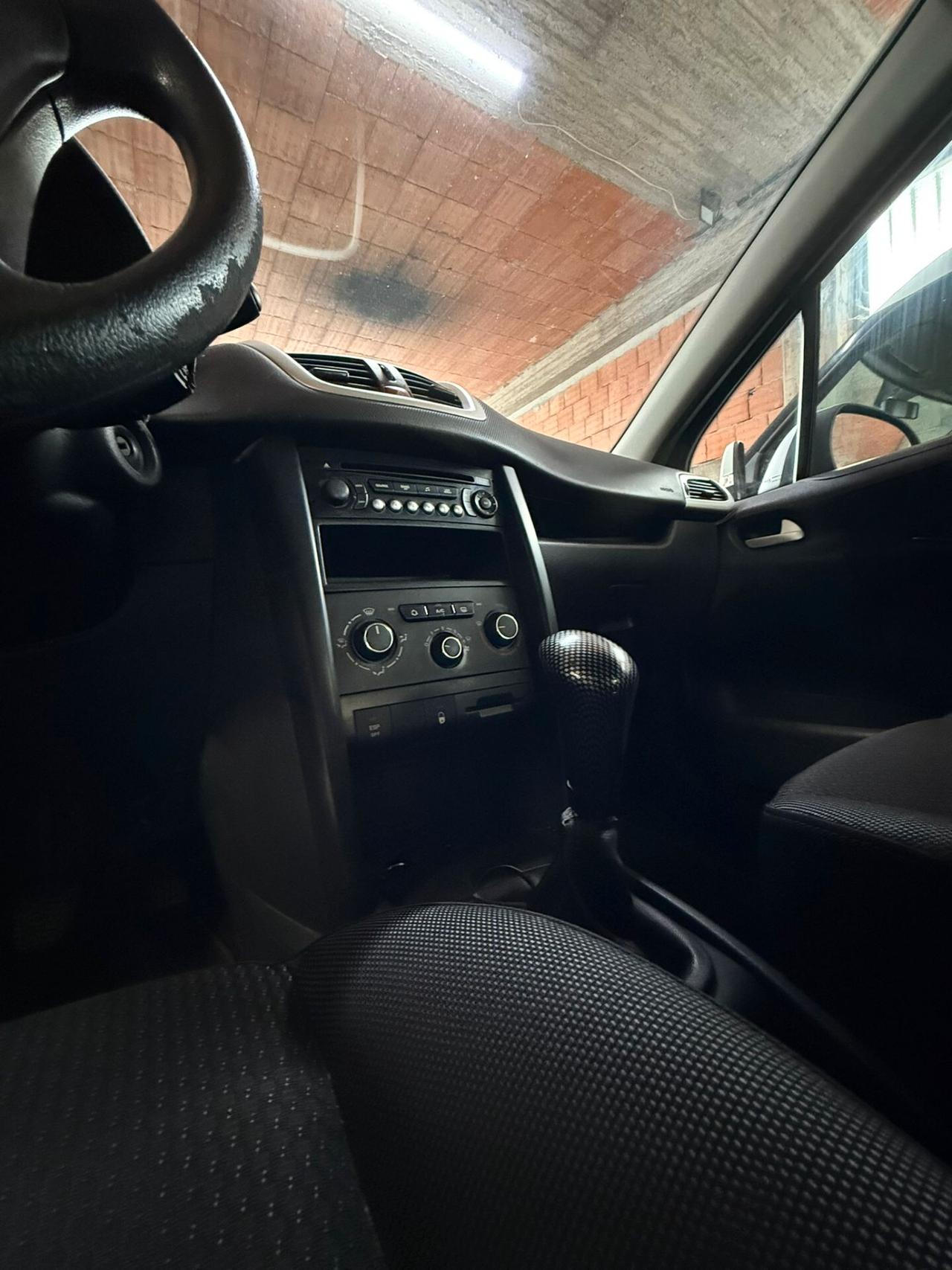 Peugeot 207 1.4 HDi 70CV 5p. Energie