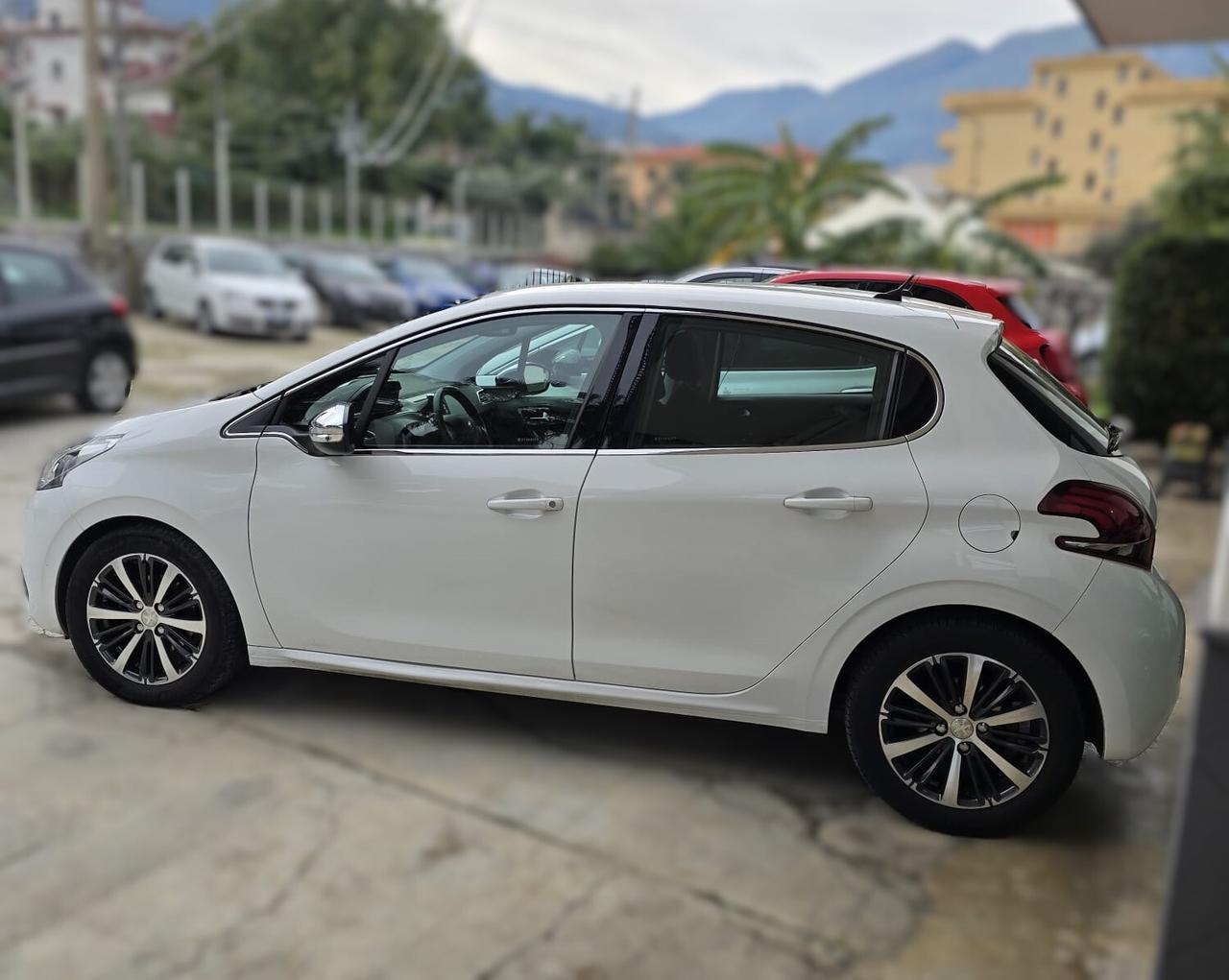Peugeot 208 BlueHDi 100 5 porte GT Line