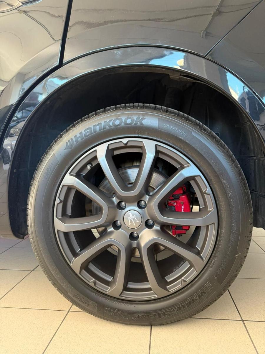 MASERATI - Levante - V6 Diesel 275 CV AWD Nerissimo